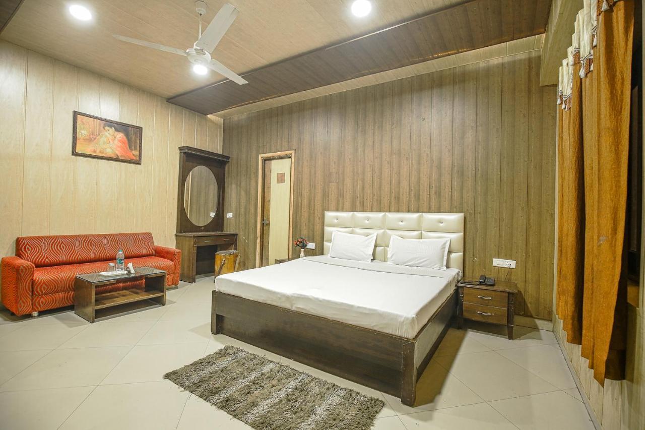 Hotel Hk Continental Amritsar Eksteriør bilde