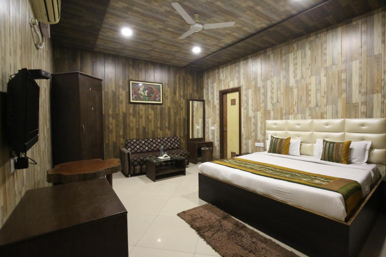 Hotel Hk Continental Amritsar Eksteriør bilde