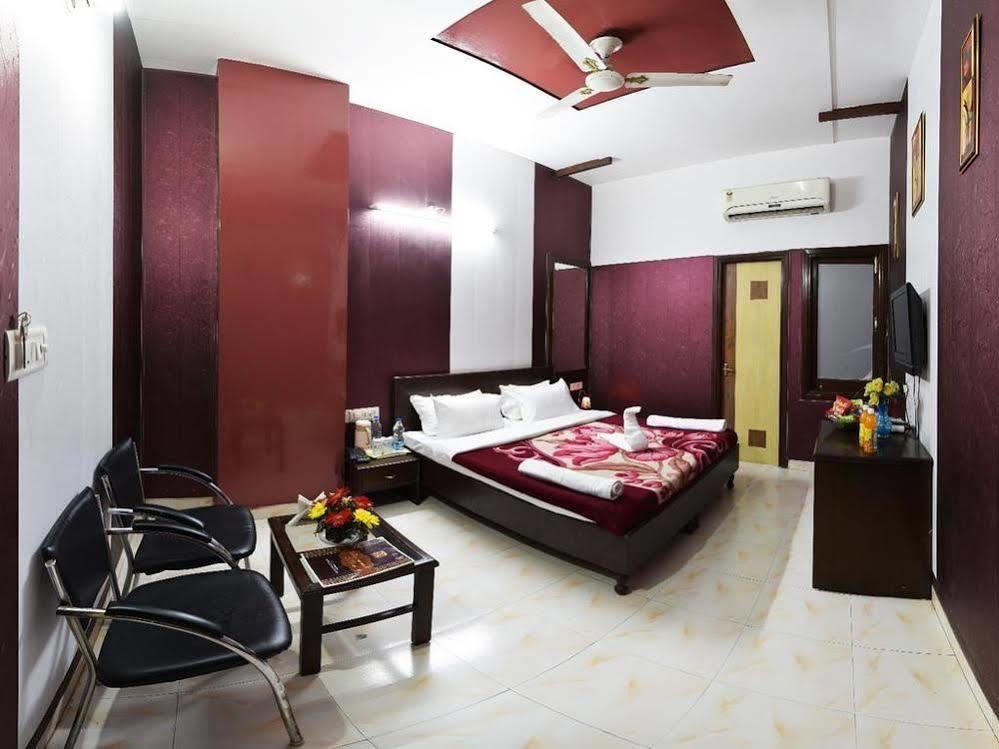 Hotel Hk Continental Amritsar Eksteriør bilde